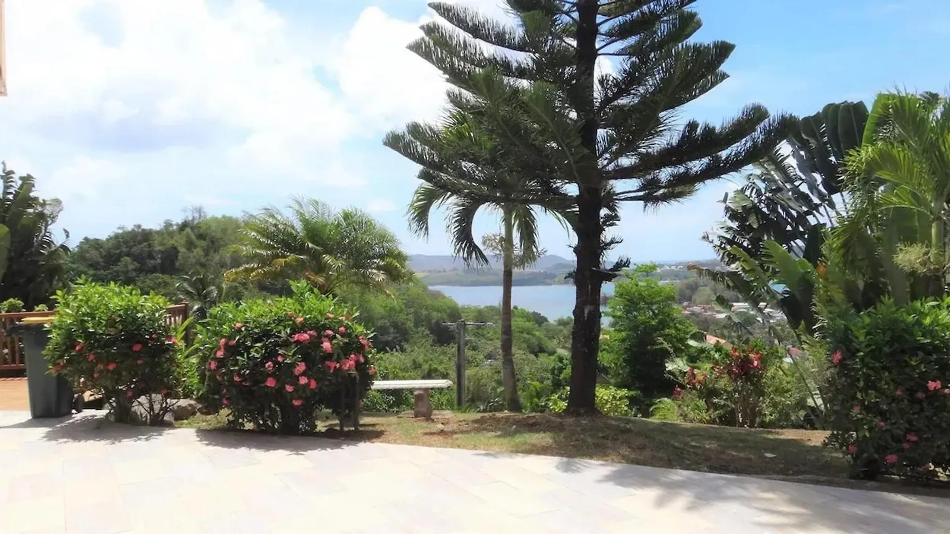 La Trinité Seaside Villa: 2-Bedroom with Pool and Garden Martinique