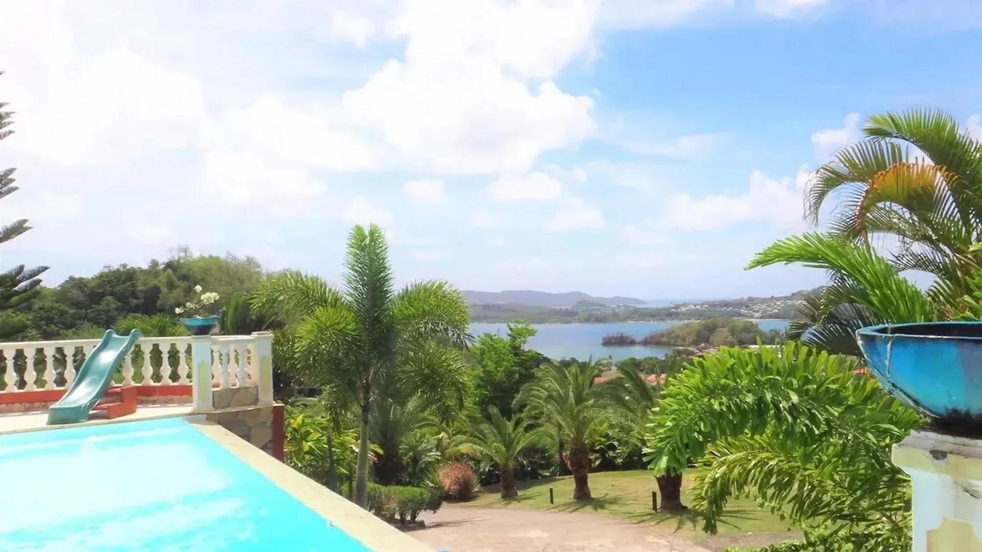 La Trinité Seaside Villa: 2-Bedroom with Pool and Garden Holiday home